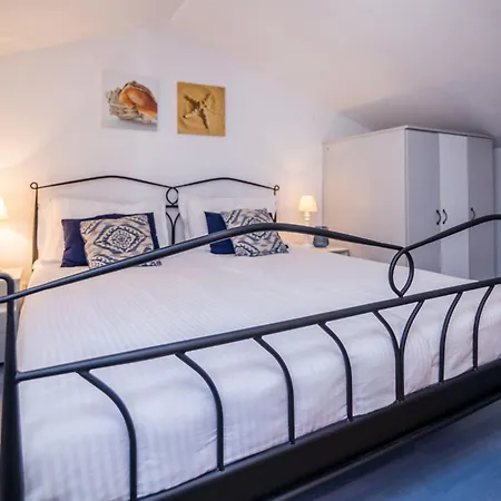 Tellus Apartman Biograd na Moru